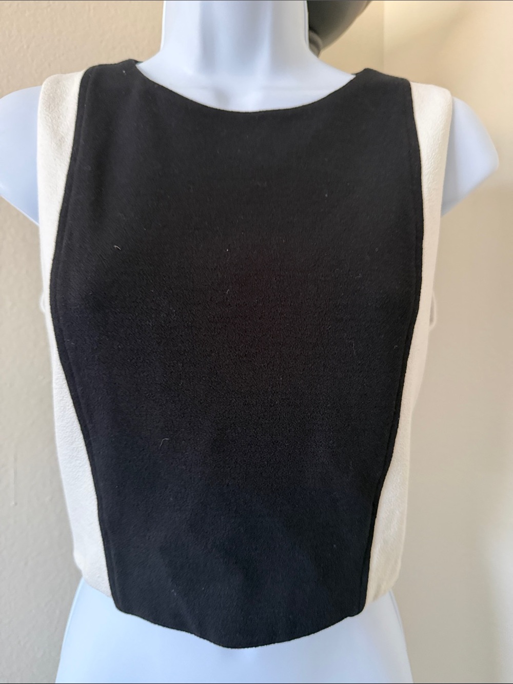 Alice + Olivia Black and Cream Colorblock Scoop Tank